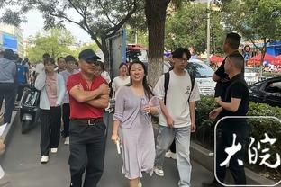 亚泰10人作战！贝里奇第97分钟报复动作踢人，2黄变1红被罚下